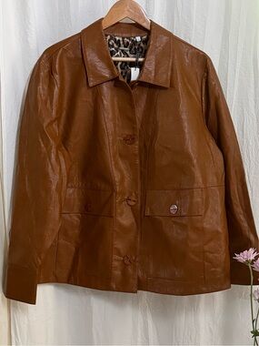 Chicos NWT Cinnamon Stick Faux Leather Jacket Size 4 XXL Cropped Animal Print